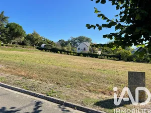 Building plot in Feucherolles (78810)