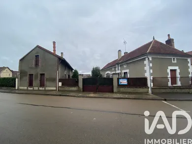 Maison de village à Fleury-la-Vallée (89113)