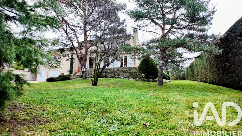 Maison 8 pièces 180 m² · à Veauche · 180 m² · 474 000 €