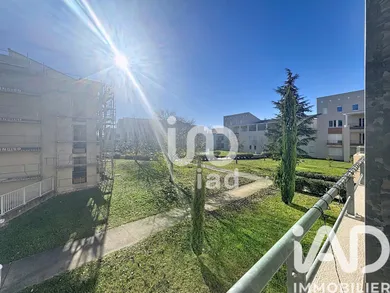 Apartment in Le Pontet (84130)