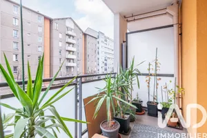 Apartment in Villeurbanne (69100)