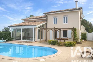 House in Saint-Martin-du-Bois (33910)