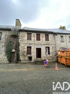 House in Uzel (22460)