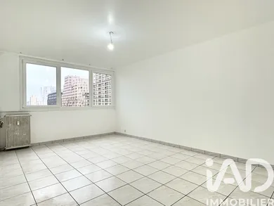 Apartment in Bobigny (93000)