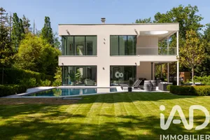 Maison d'architecte à Marnes-la-Coquette (92430)