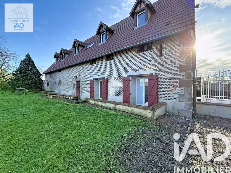 Maison 6 pièces 160 m² · à Toulon-sur-Allier · 160 m² · 212 000 €