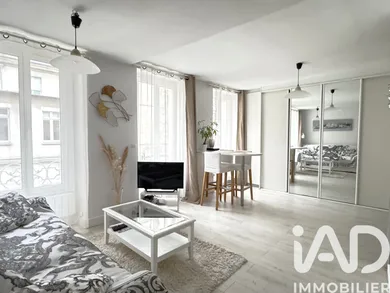 Apartment in Paris (75015)