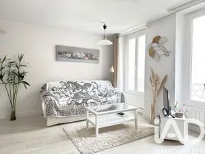 Apartment in Paris (75015)