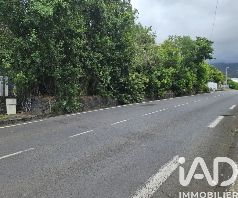 Terrain à Saint-Denis (97490) · 400 000 €