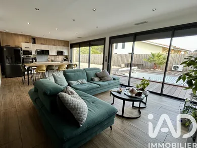 Architectural house in Vendays-Montalivet (33930)