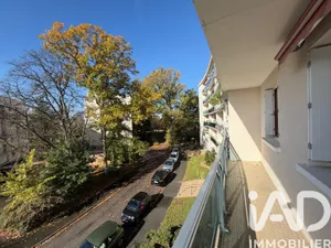 Apartment in Saint-Cyr-sur-Loire (37540)