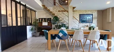 Maison de campagne à Saint Martin de Sescas (33490)