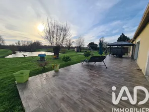 Traditional house in Puy-du-Lac (17380)