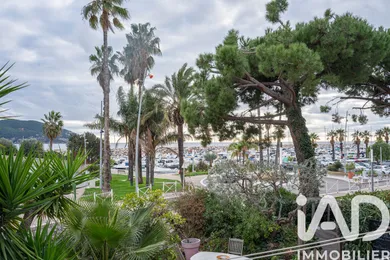 Appartement à Saint-Cyr-sur-Mer (83270)