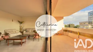 Apartment in Hyères (83400)