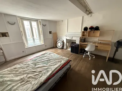Townhouse in Parthenay (79200)