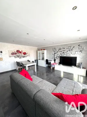 Apartment in Carros (06510)