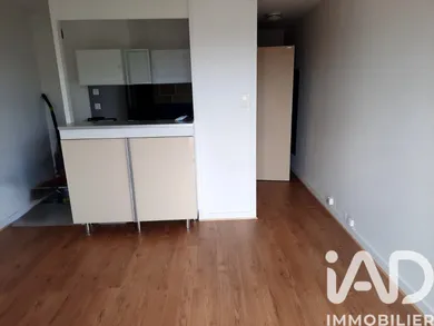 Apartment in Bordeaux (33800)