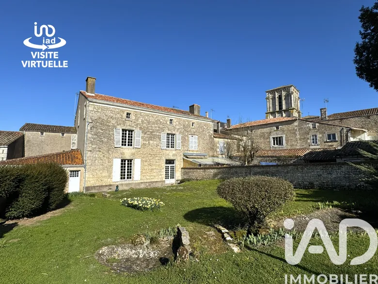 Maison 12 pièces 312 m² · à Maillezais · 312 m² · 259 900 €