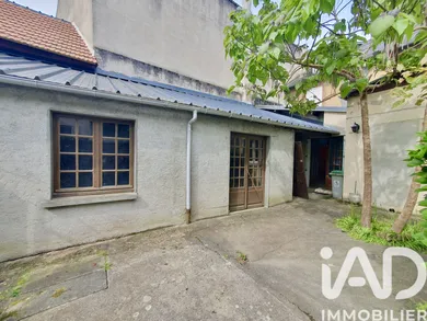 Building in Saint-Yrieix-la-Perche (87500)