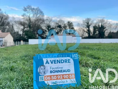 Building plot in Le Chay (17600)