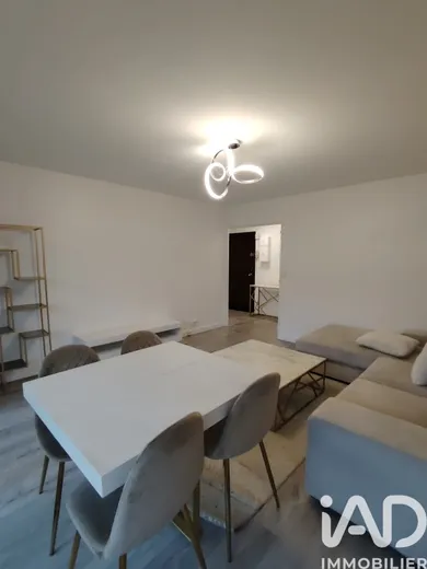 Apartment in Les Ulis (91940)