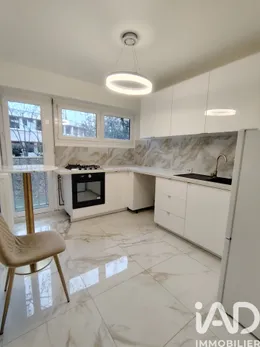 Apartment in Les Ulis (91940)