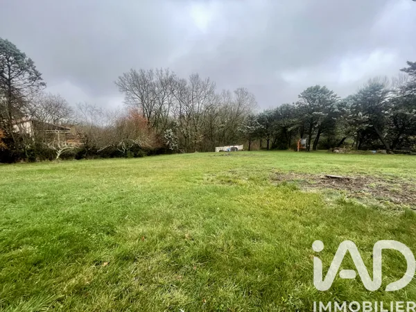 Terrain à bâtir de 1 434 m² à vendre au Born