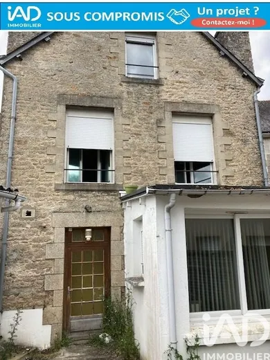 Building in Saint-Thuriau (56300)