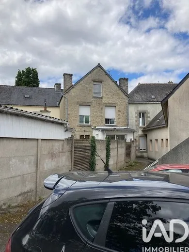 Building in Saint-Thuriau (56300)