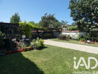 House in Vert (78930)