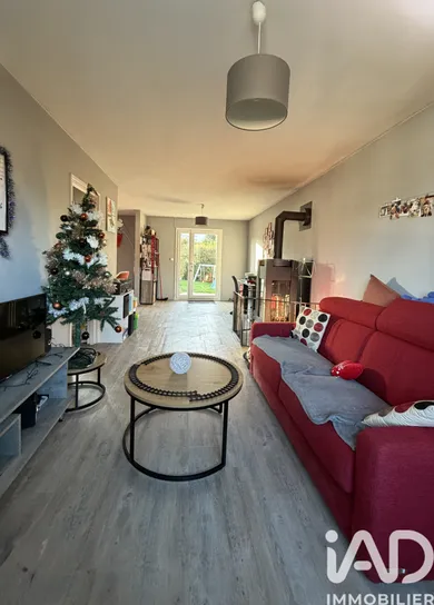 House in Rolleville (76133)