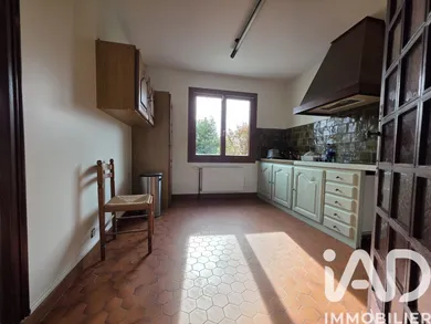 House in Le Mesnil-Saint-Denis (78320)
