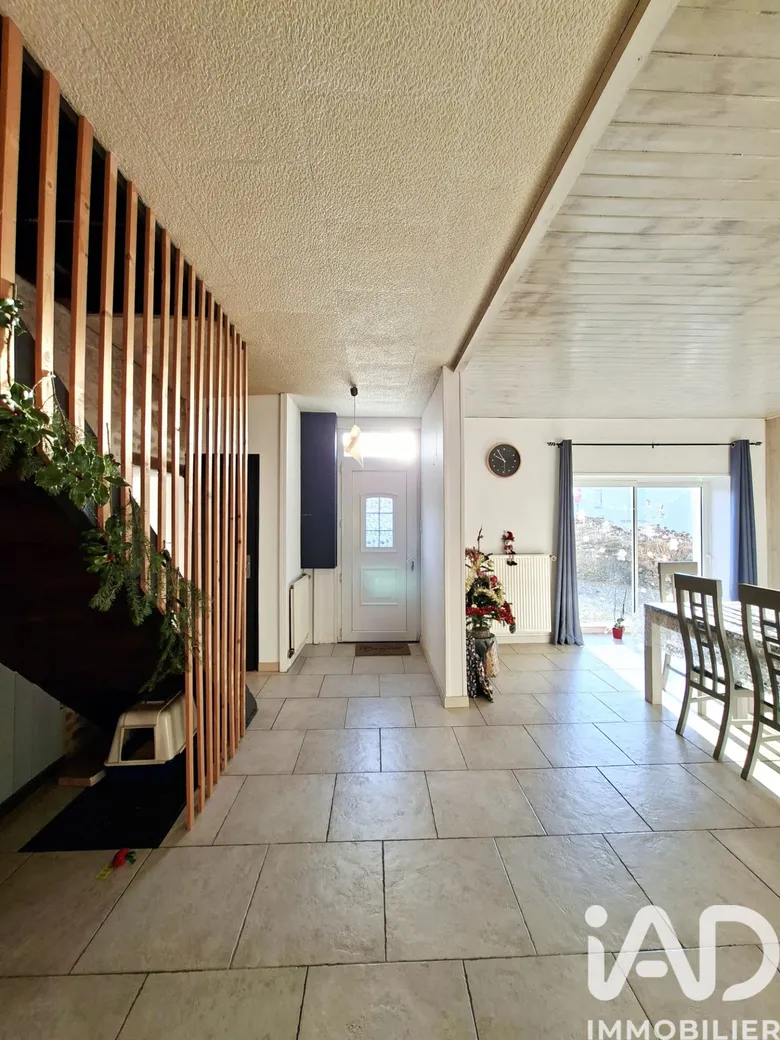 Maison 5 pièces 135 m² · à Saint-Jean-de-Beugné · 135,3 m² · 167 500 €