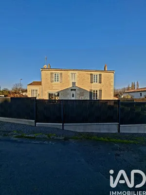 Maison de campagne à Saint-Jean-de-Beugné (85210)