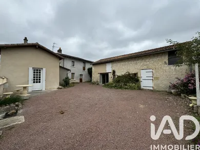 House in Vézières (86120)