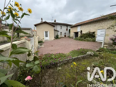 House in Vézières (86120)