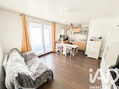 Apartment in Saint-Thibault-des-Vignes (77400)