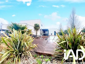 Maison à Saint-Jean-d'Illac (33127)