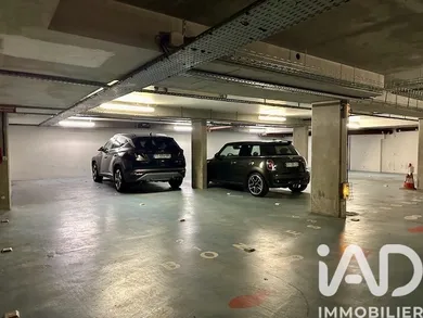 Parking in Paris (75003)