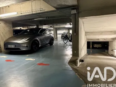Parking in Paris (75003)