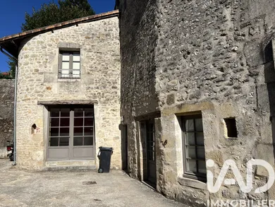 Immeuble à Charroux (86250)