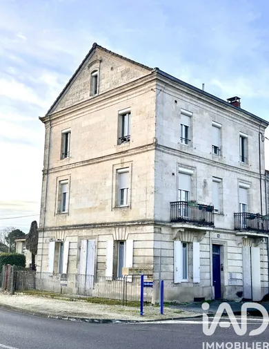 Immeuble à Coutras (33230)
