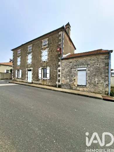 Maison à Charmé (16140)