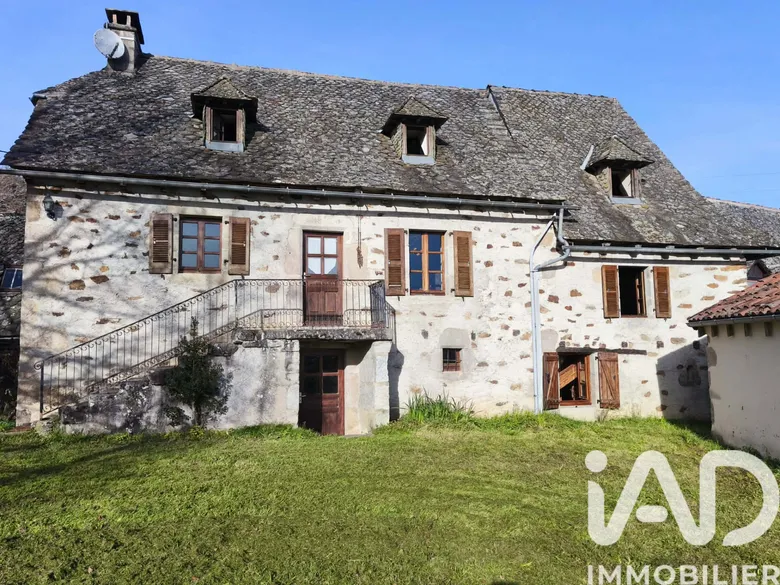 Maison 5 pièces 135 m² · à Leucamp · 135 m² · 200 000 €