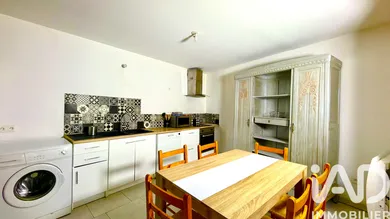 Apartment in Saint-André-de-Roquepertuis (30630)