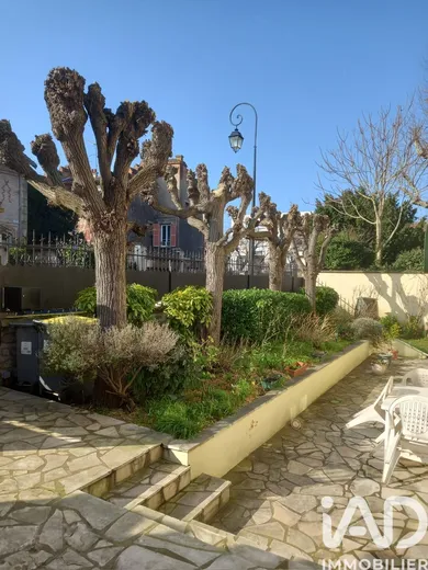 Traditional house in Nanterre (92000)