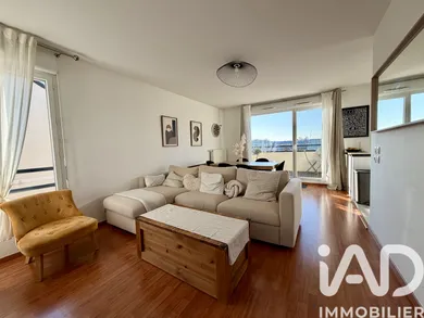 Apartment in Saint-Pierre-du-Perray (91280)