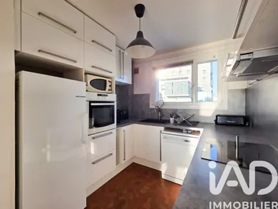 Apartment in Grenoble (38100)
