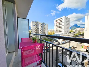 Apartment in Grenoble (38100)